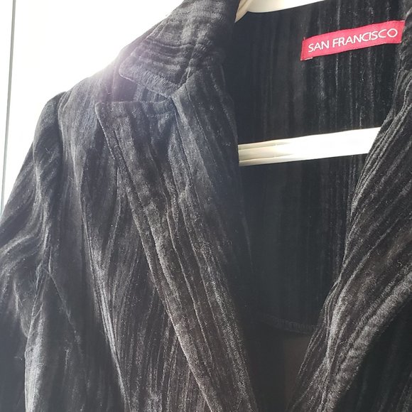 San Francisco Black Crushed Velour Fitted Blazer w/Satin Belt, 5 - Picture 5 of 16